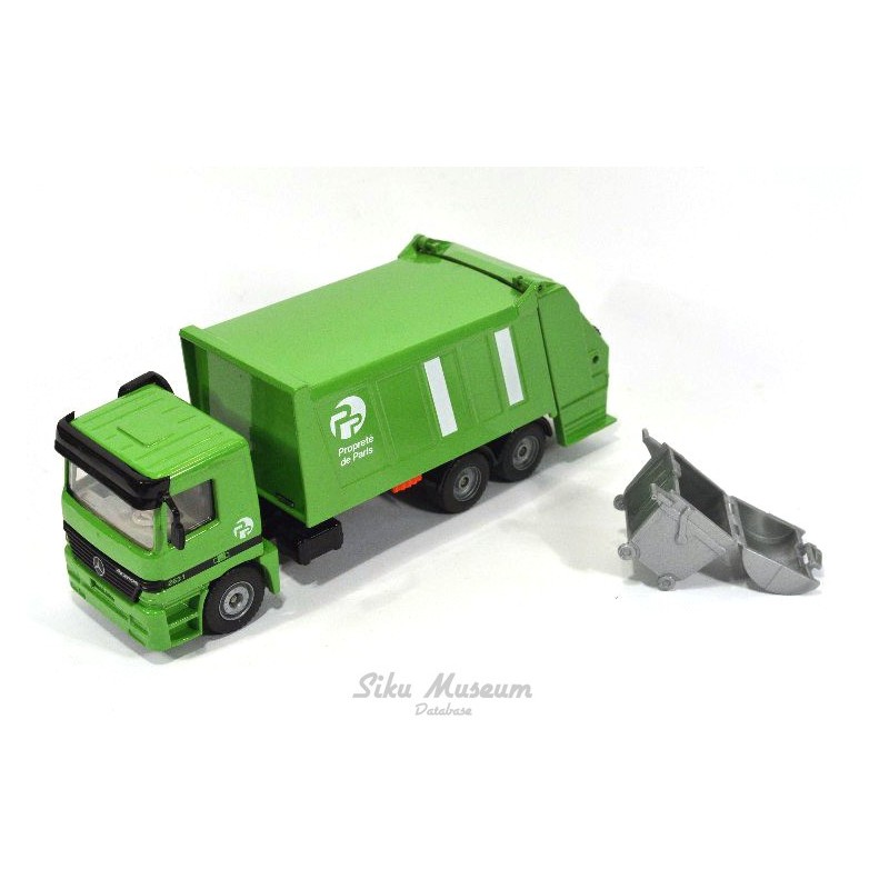 Mercedes Actros refuse truck PropretÃ© de Paris