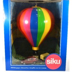 Mercedes ML 320 with hot air balloon