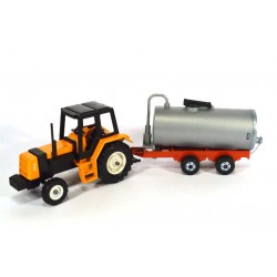 Renault Traktor with tank