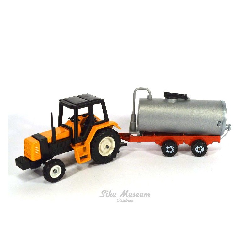 Renault Traktor mit FassanhÃ¤nger