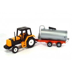 Renault Traktor with tank