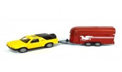 Opel Frontera with horse trailer