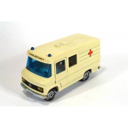 Mercedes 406 Rettungsdienst