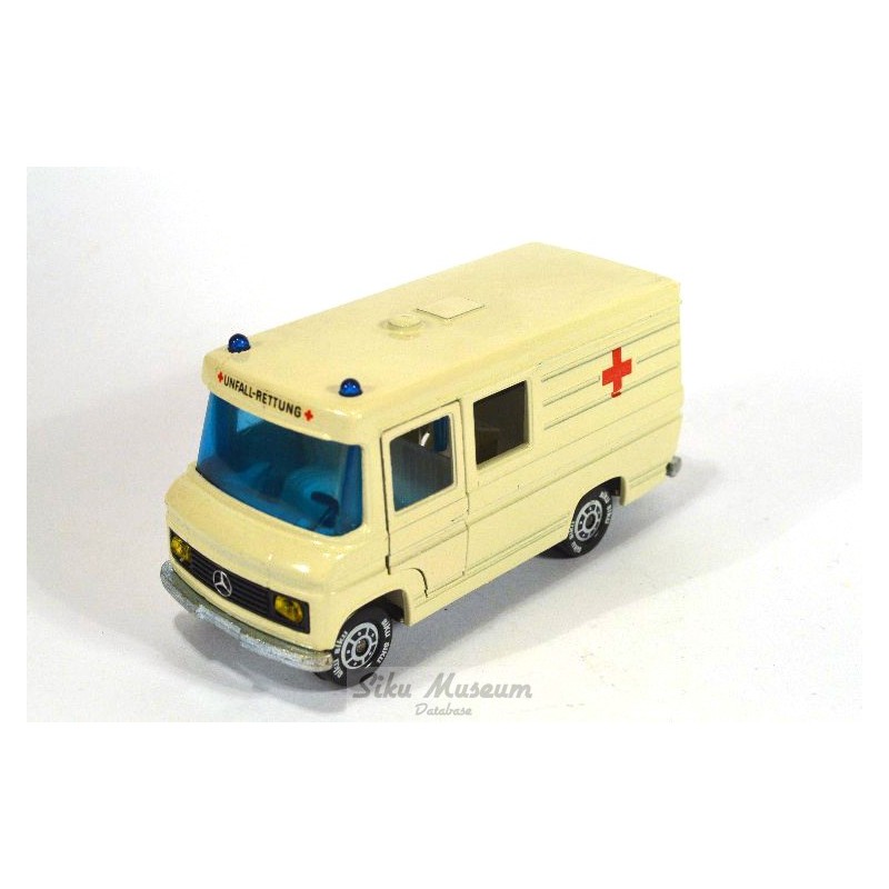 Mercedes 406 Rettungsdienst