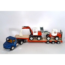 Scania 143H dieplader met graafmachines