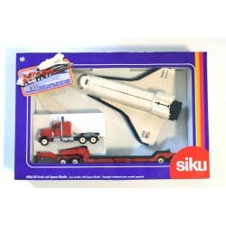 Peterbilt with low loader and Space Shuttle