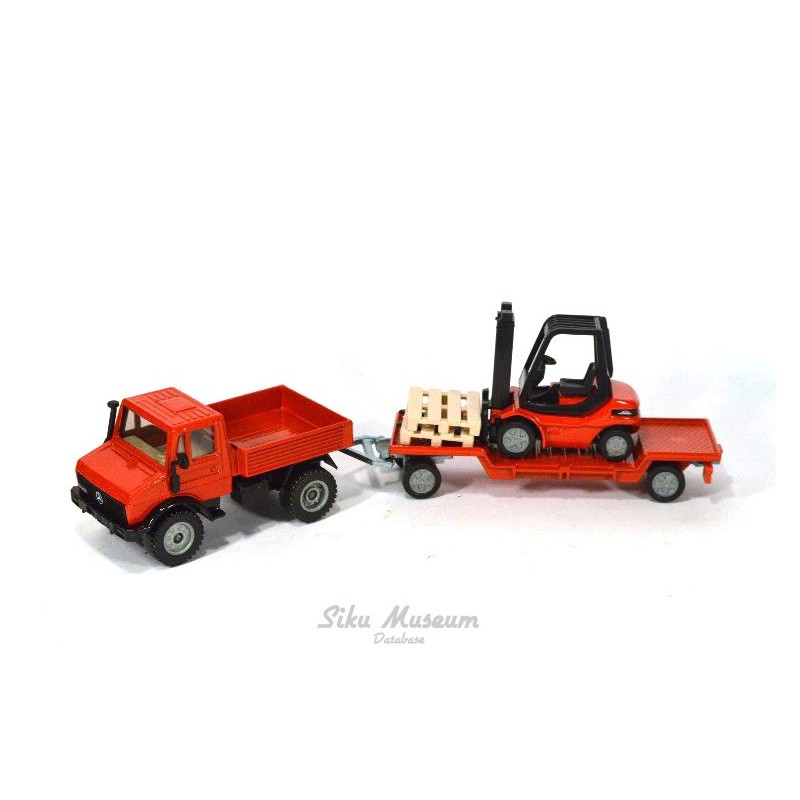 Mercedes Unimog 1500 with forklift