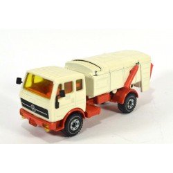 Mercedes 2232 refuse truck