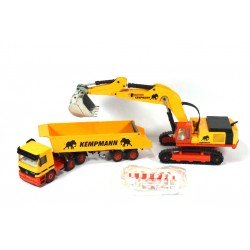 Mercedes Actros mit Sattelkipper und Bagger Kempmann