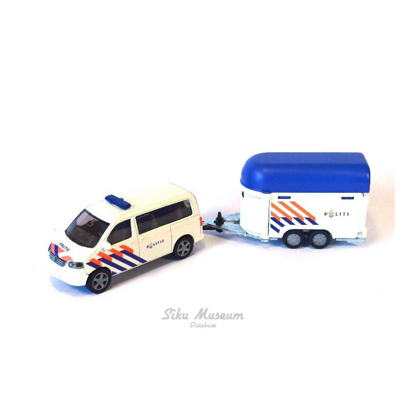 Volkswagen Transporter T5 with horse trailer Politie