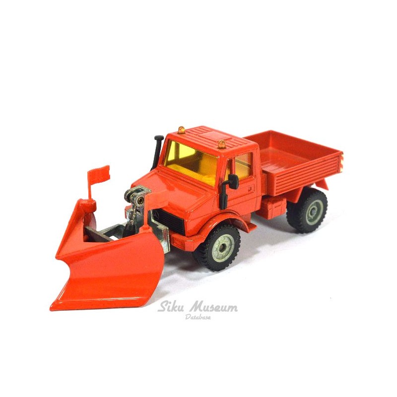 Mercedes Unimog 1500 sneeuwploeg