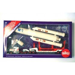 Peterbilt mit Ariane Rakete