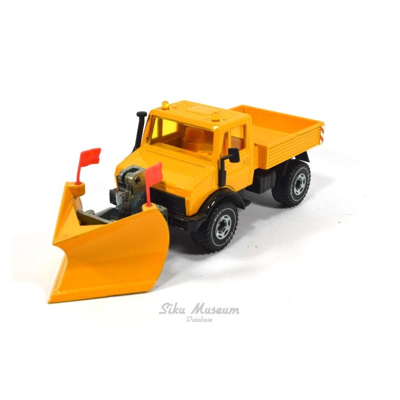 Mercedes Unimog 1500 sneeuwploeg