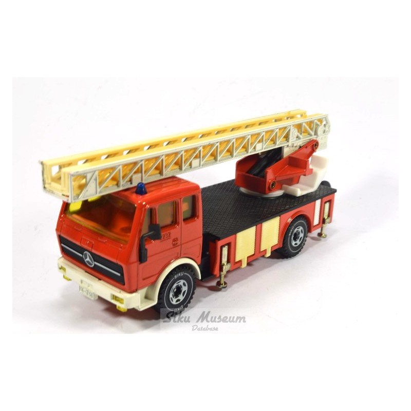 Mercedes 2232 ladderwagen