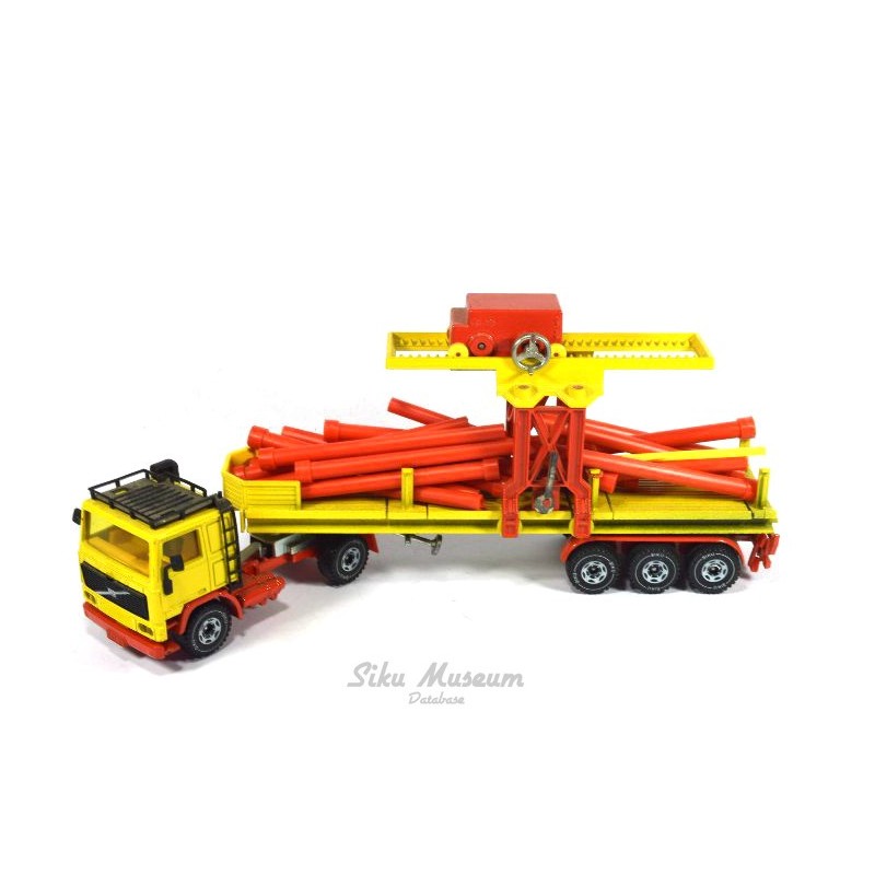 Volvo F10 pipes transporter