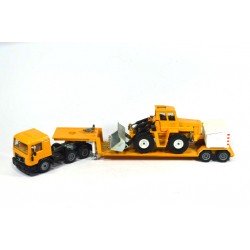 MAN with low loader and wheel loader