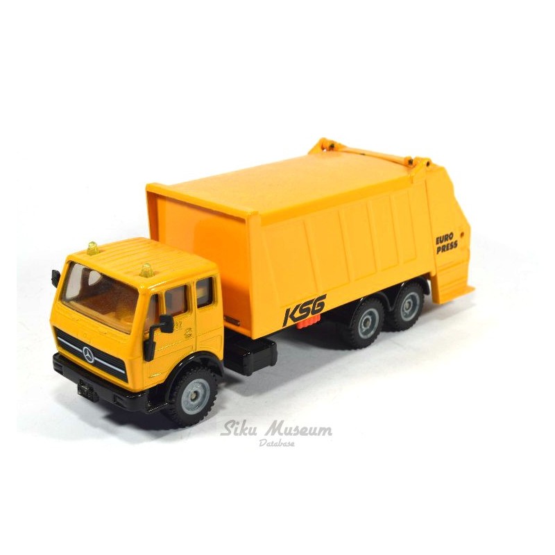 Mercedes 2232 refuse truck