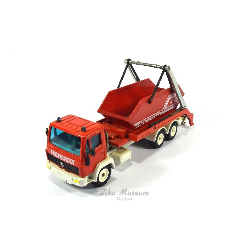 Mercedes LN 2 container transporter Feuerwehr