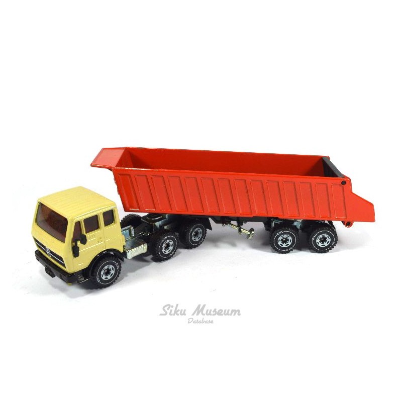 Mercedes 2232 tipper