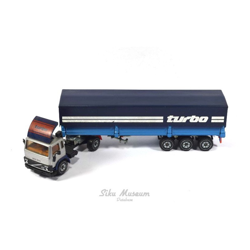 Volvo F7 met oplegger