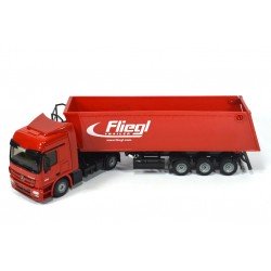 Mercedes Actros mit Muldenkipper