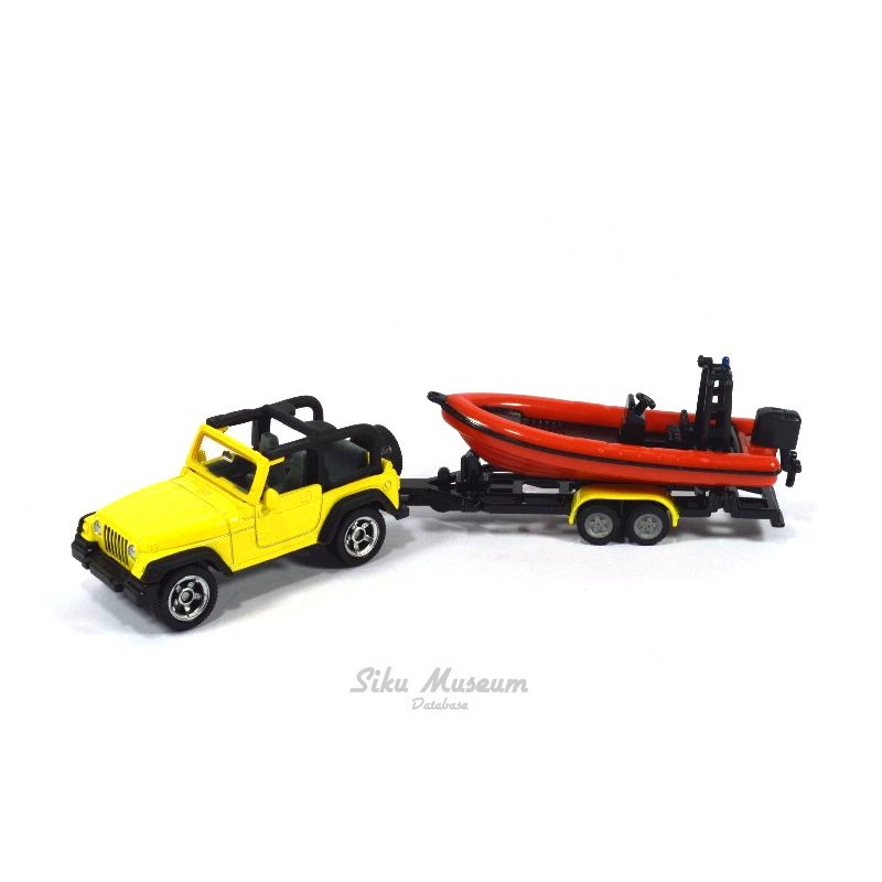 Jeep Wrangler with boat