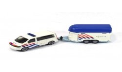 Volkswagen Transporter T6 mit PferdeanhÃ¤nger Politie