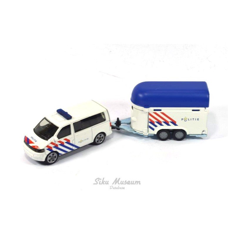 Volkswagen Transporter T6 with horse trailer Politie