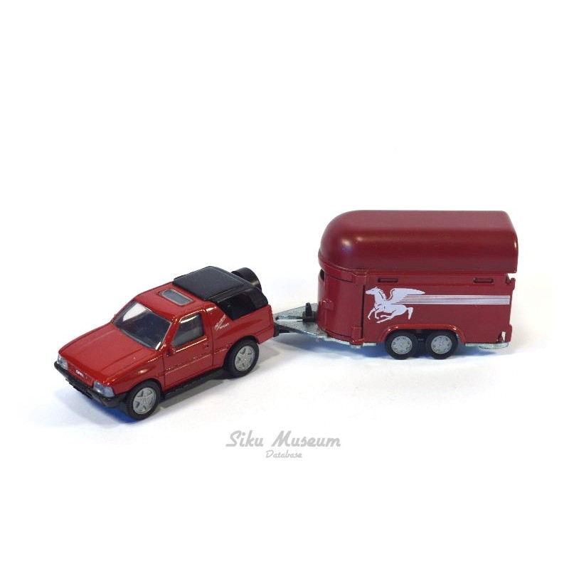 Opel Frontera with horse trailer