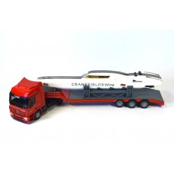 Mercedes Actros met speedboot