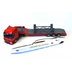 Mercedes Actros met speedboot