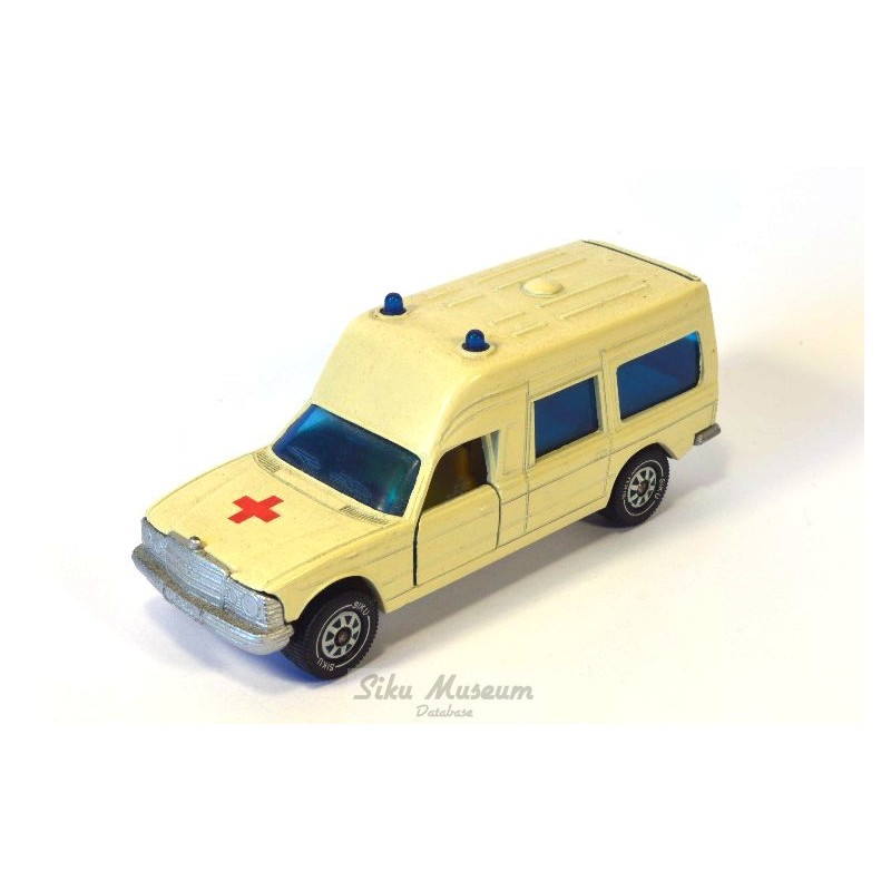 Mercedes 200 (W123) ambulance