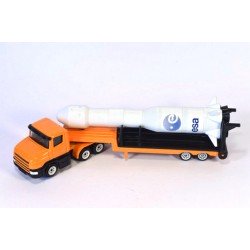 Scania Tieflader mit Ariane Rakete