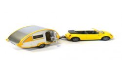 Volkswagen New Beetle with T@B caravan