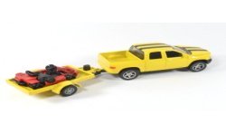 Dodge Ram met aanhanger en kart