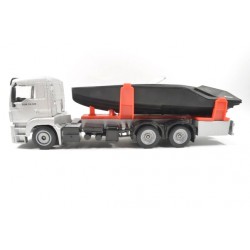 MAN TGM 26.320 mit Schnellboot