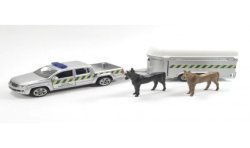 Volkswagen Amarok with horse trailer