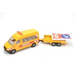 Volkswagen Crafter met trailer